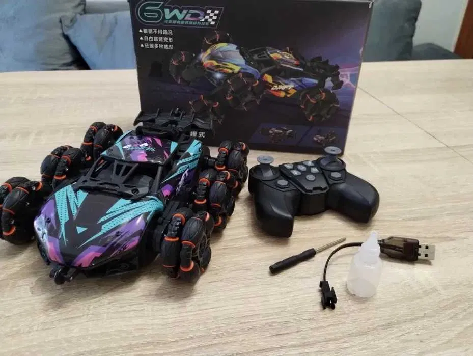 Voiture télécommandée à roues